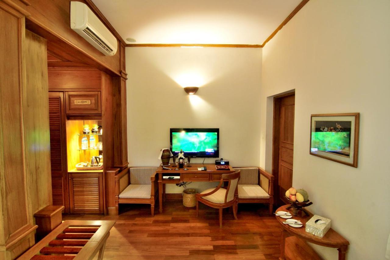 The Hotel By The Red Canal Mandalay Buitenkant foto