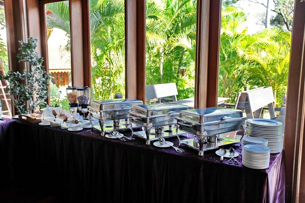 The Hotel By The Red Canal Mandalay Restaurant foto